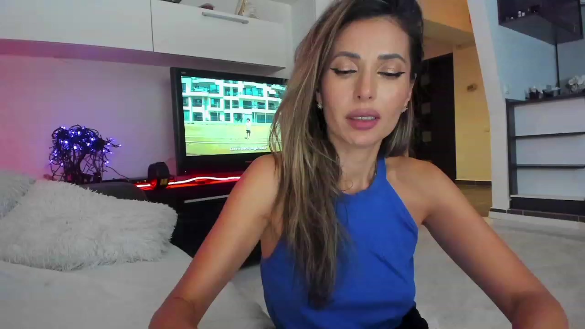 Gallery image thumbnail from SmileyTinaa's myfreecams stream on, 10/24/2023, 24:24 image 14 of 20