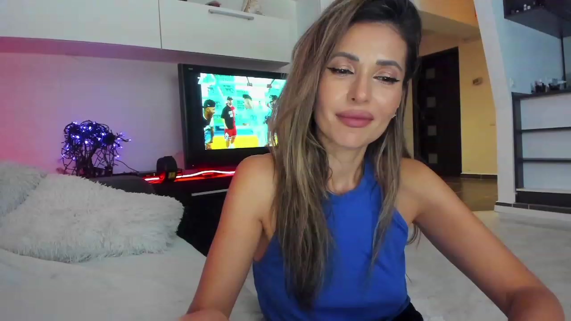 Gallery image thumbnail from SmileyTinaa's myfreecams stream on, 10/24/2023, 24:25 image 1 of 20
