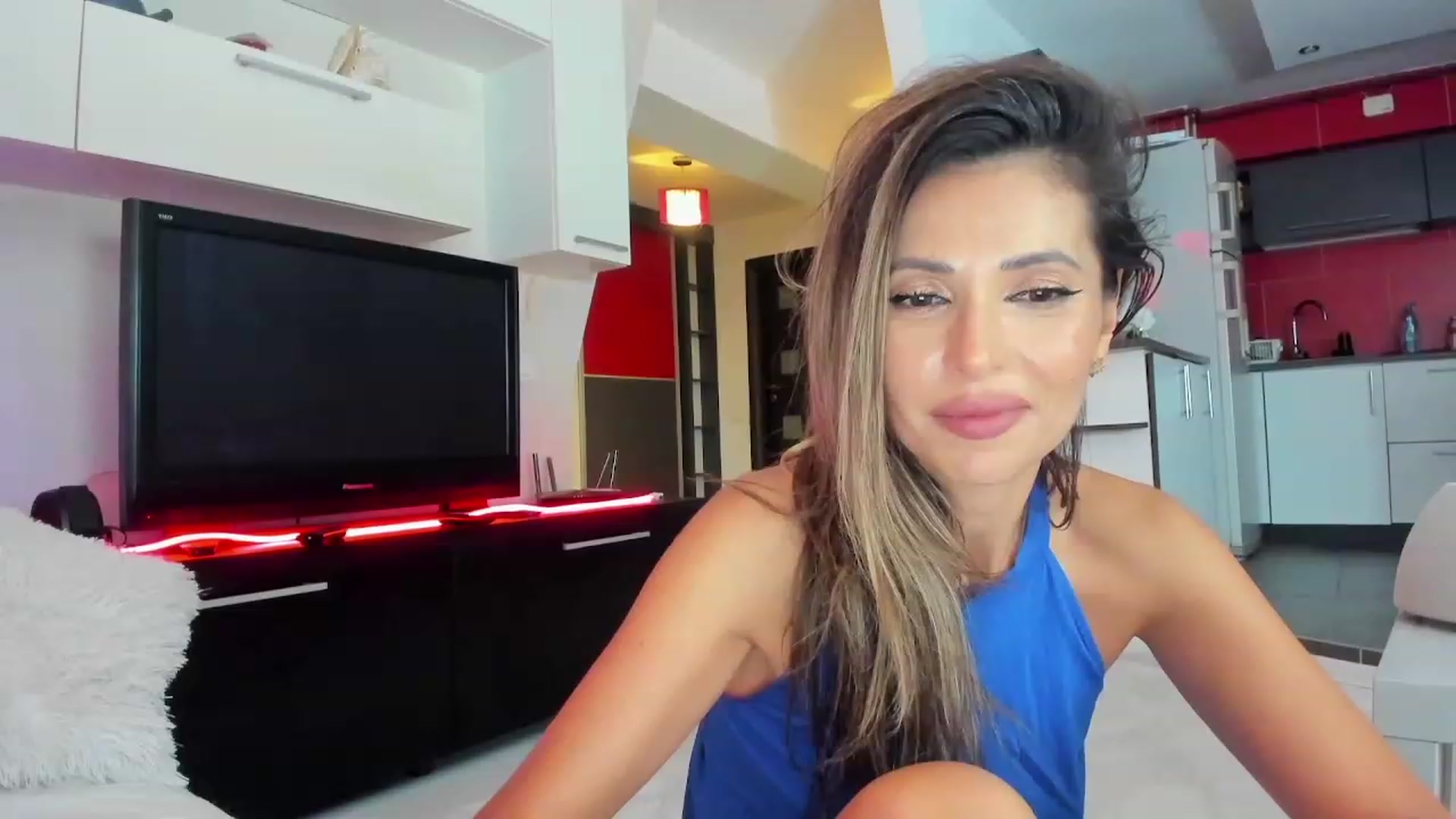 Gallery image thumbnail from SmileyTinaa's myfreecams stream on, 10/24/2023, 01:46 image 4 of 20