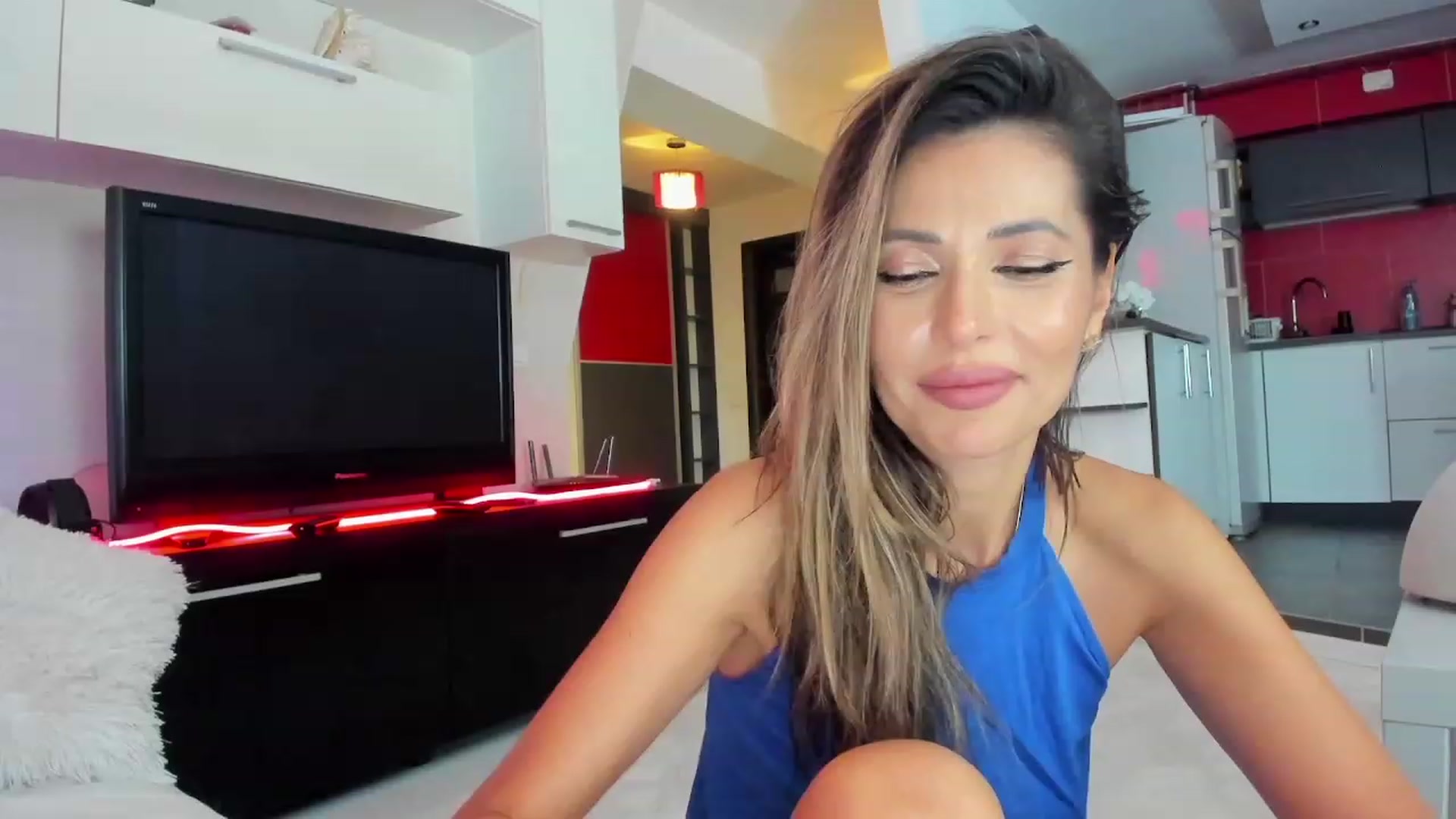 Gallery image thumbnail from SmileyTinaa's myfreecams stream on, 10/24/2023, 01:46 image 6 of 20