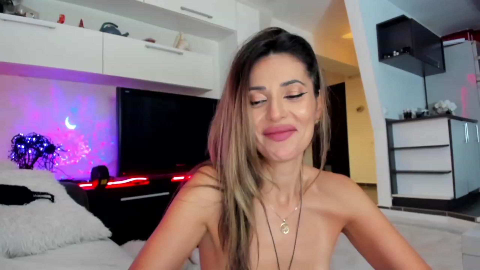 Gallery image thumbnail from SmileyTinaa's myfreecams stream on, 10/25/2023, 24:02 image 10 of 20