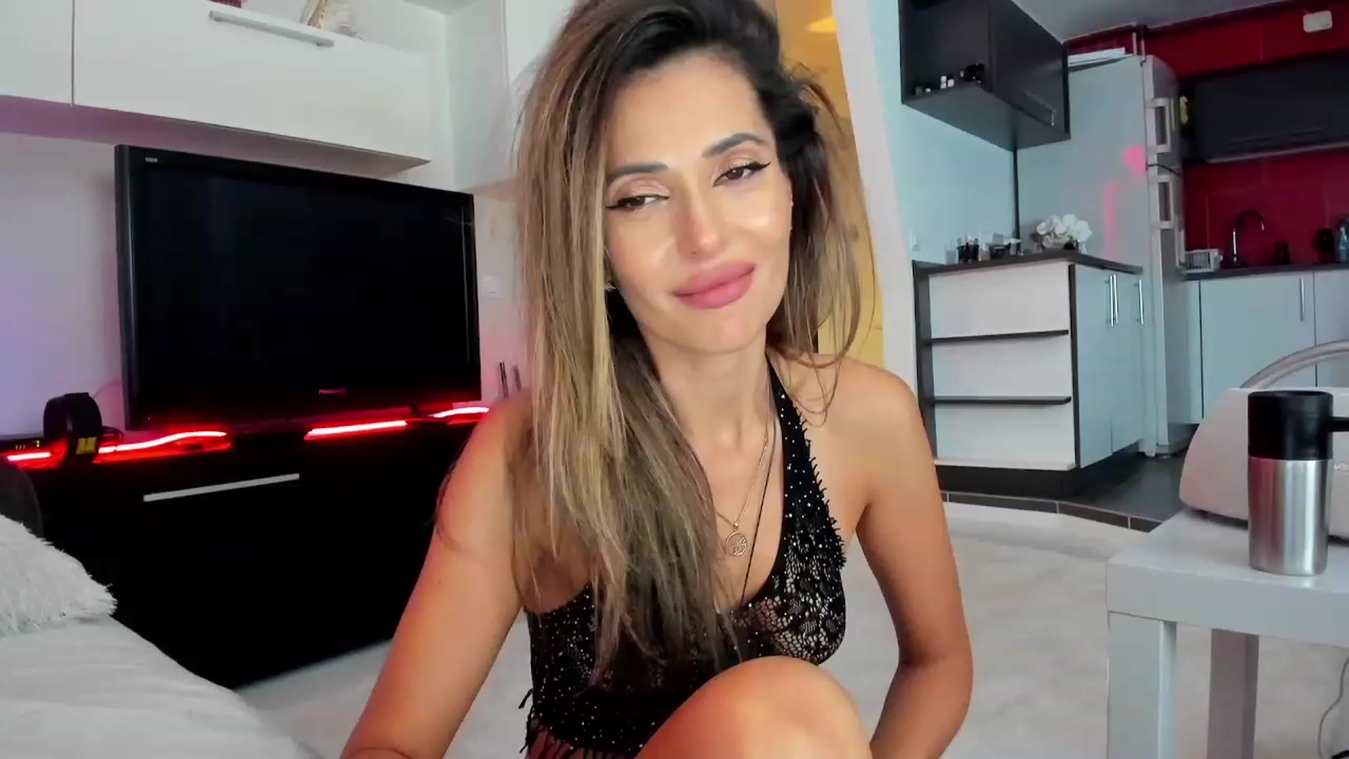 Gallery image thumbnail from SmileyTinaa's myfreecams stream on, 10/25/2023, 01:53 image 17 of 20