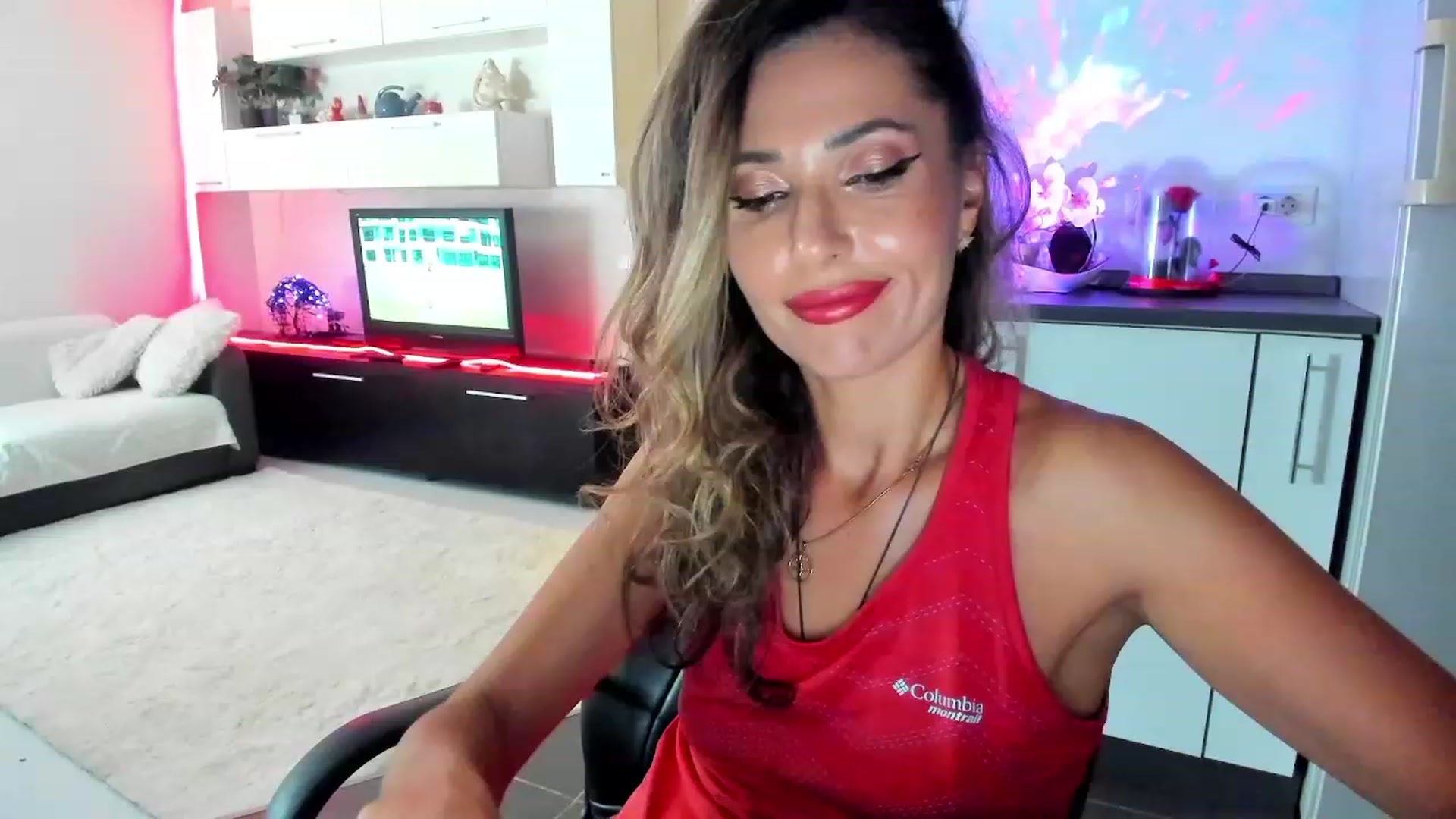 Gallery image thumbnail from SmileyTinaa's myfreecams stream on, 10/30/2023, 22:53 image 2 of 20