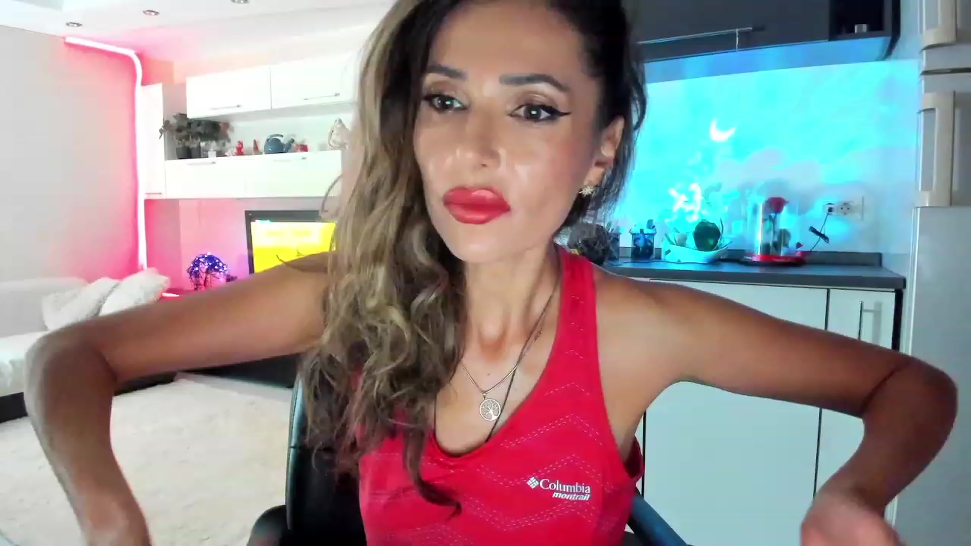 Gallery image thumbnail from SmileyTinaa's myfreecams stream on, 10/30/2023, 22:53 image 3 of 20