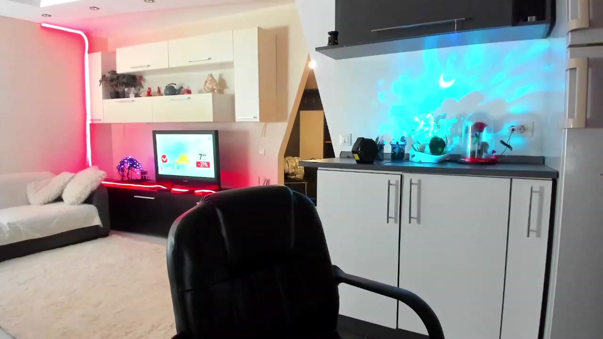 Gallery image thumbnail from SmileyTinaa's myfreecams stream on, 10/30/2023, 22:53 image 15 of 20