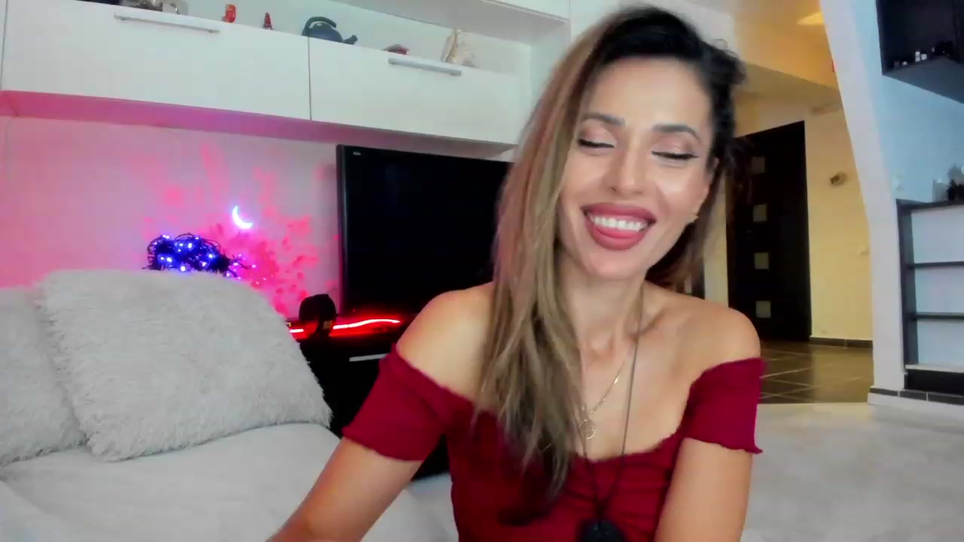 Gallery image thumbnail from SmileyTinaa's myfreecams stream on, 11/08/2023, 23:00 image 19 of 20