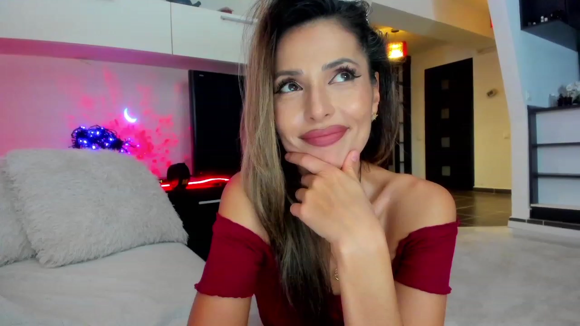Gallery image thumbnail from SmileyTinaa's myfreecams stream on, 11/08/2023, 23:00 image 17 of 20