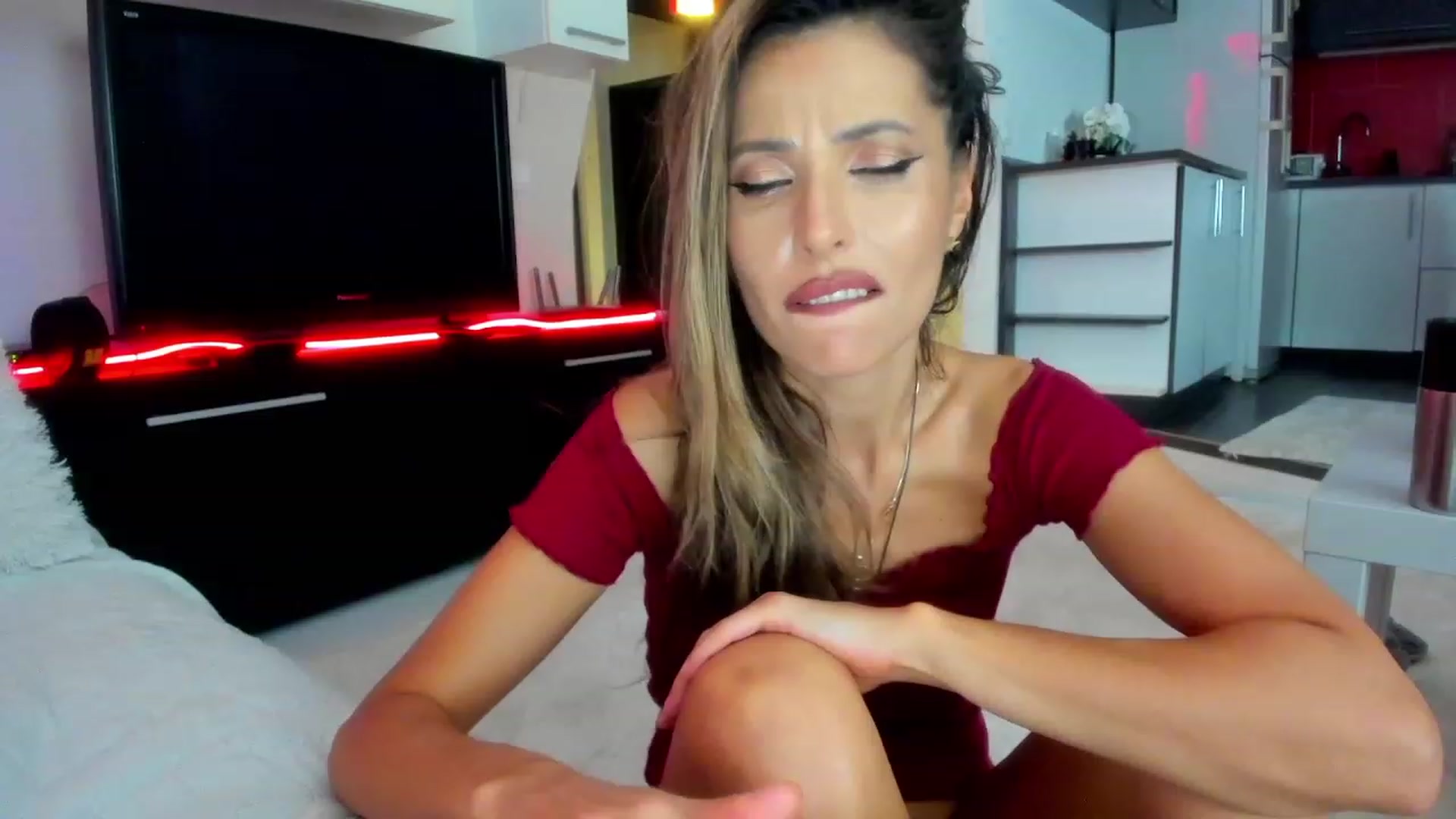 Gallery image thumbnail from SmileyTinaa's myfreecams stream on, 11/09/2023, 01:55 image 4 of 20