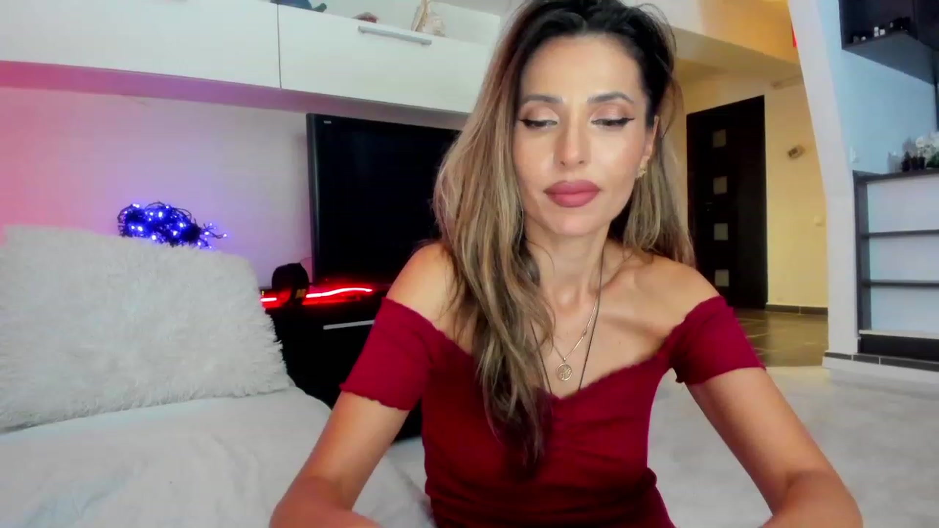 Gallery image thumbnail from SmileyTinaa's myfreecams stream on, 11/09/2023, 01:55 image 13 of 20