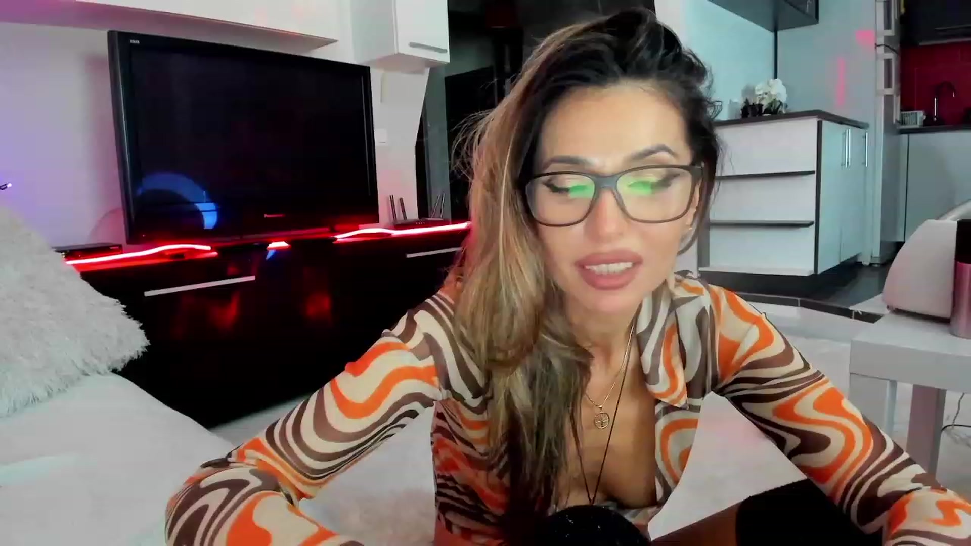 Gallery image thumbnail from SmileyTinaa's myfreecams stream on, 11/11/2023, 03:42 image 19 of 20