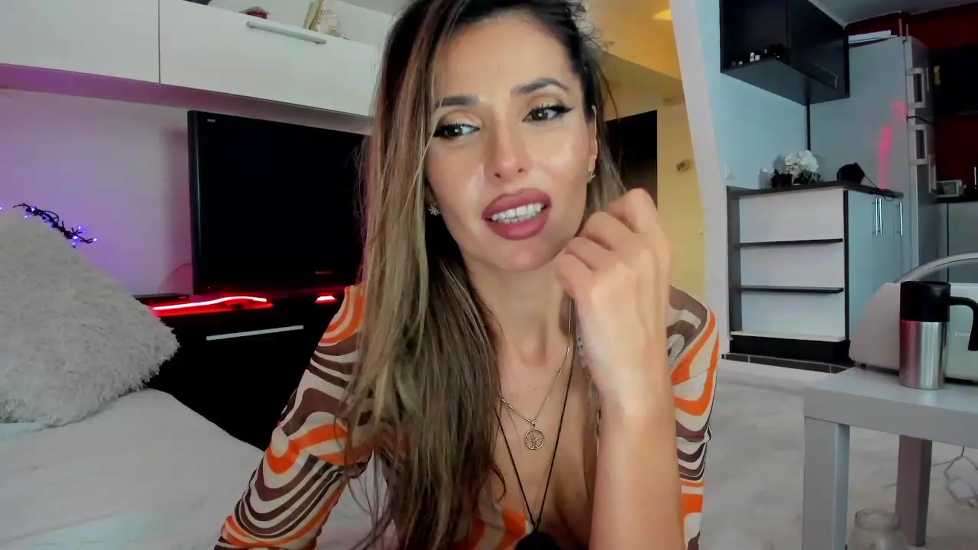 Gallery image thumbnail from SmileyTinaa's myfreecams stream on, 11/11/2023, 03:42 image 3 of 20