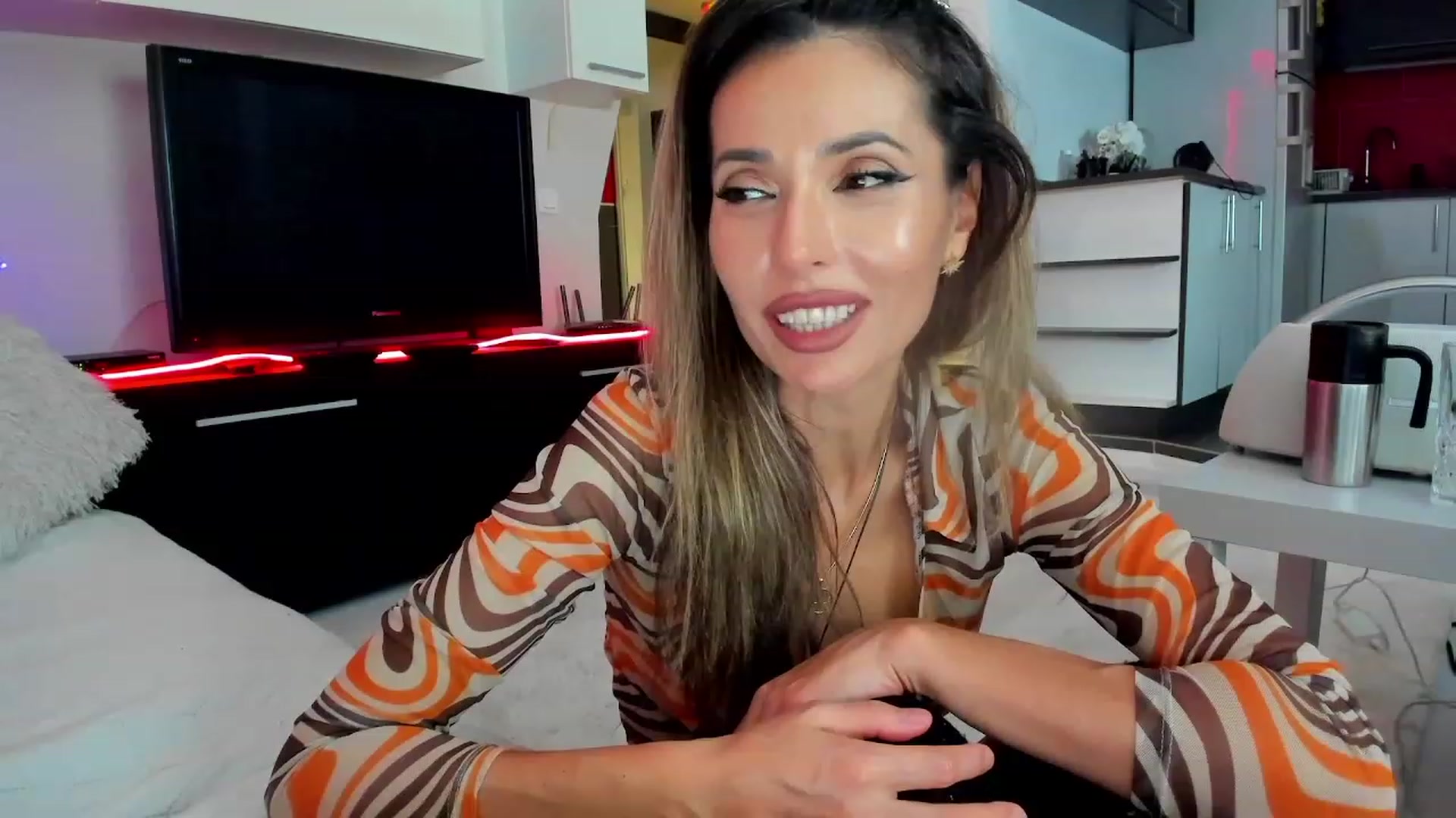 Gallery image thumbnail from SmileyTinaa's myfreecams stream on, 11/11/2023, 03:42 image 8 of 20