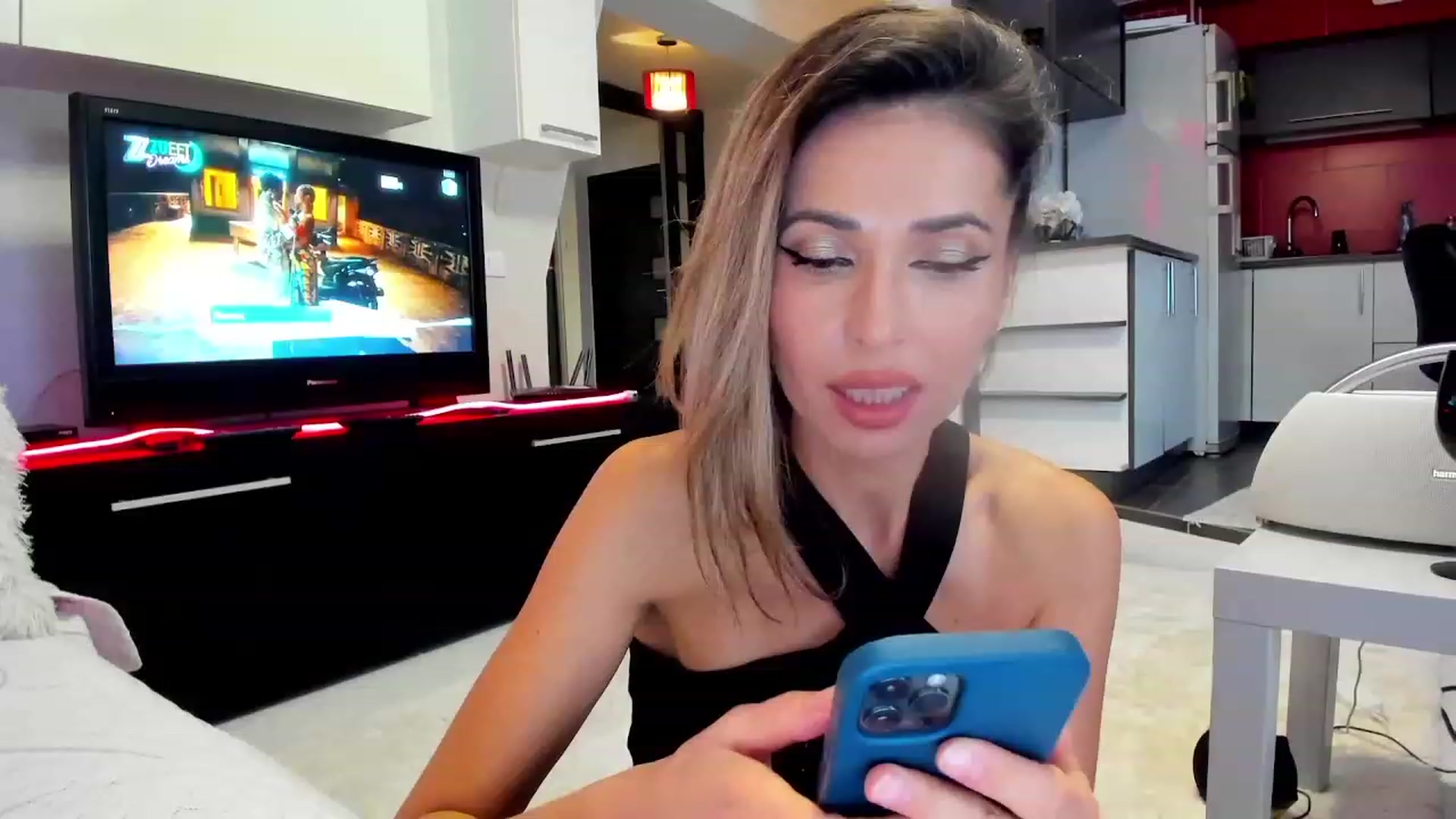Gallery image thumbnail from SmileyTinaa's myfreecams stream on, 11/16/2023, 23:23 image 5 of 20