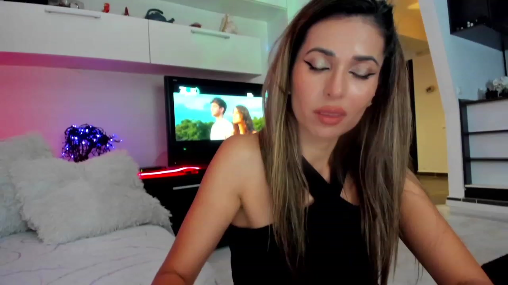 Gallery image thumbnail from SmileyTinaa's myfreecams stream on, 11/17/2023, 01:23 image 1 of 20