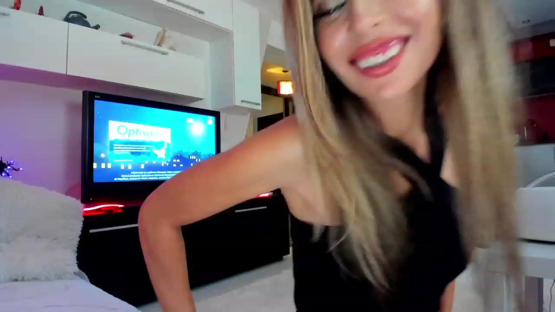 Gallery image thumbnail from SmileyTinaa's myfreecams stream on, 11/17/2023, 04:26 image 14 of 20