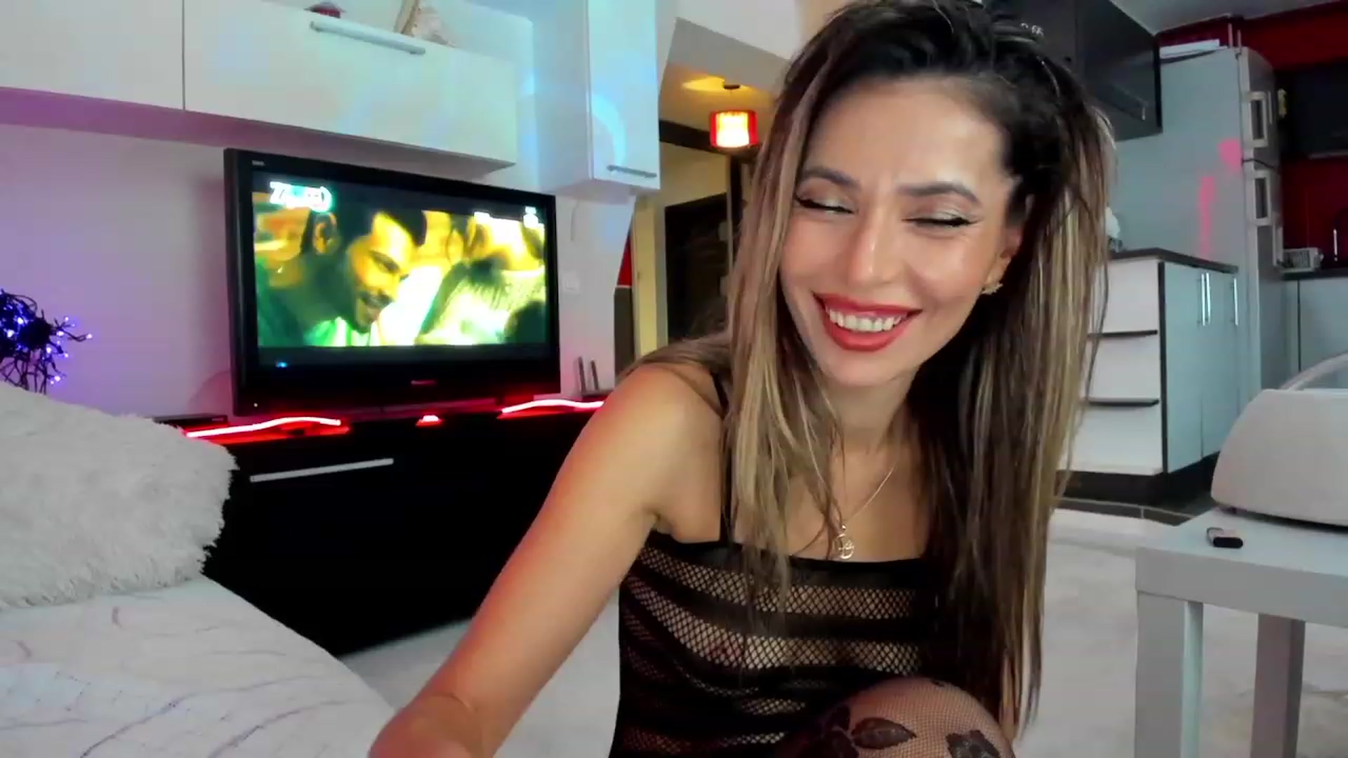 Gallery image thumbnail from SmileyTinaa's myfreecams stream on, 11/18/2023, 01:20 image 11 of 20