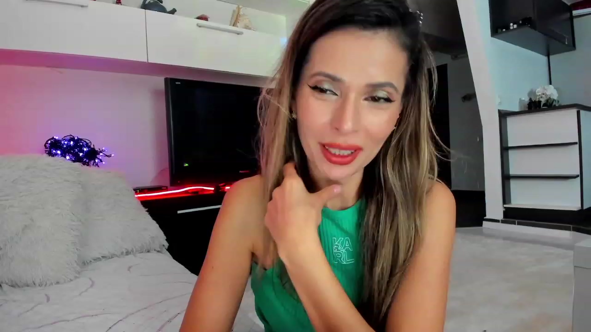Gallery image thumbnail from SmileyTinaa's myfreecams stream on, 11/20/2023, 23:23 image 10 of 20
