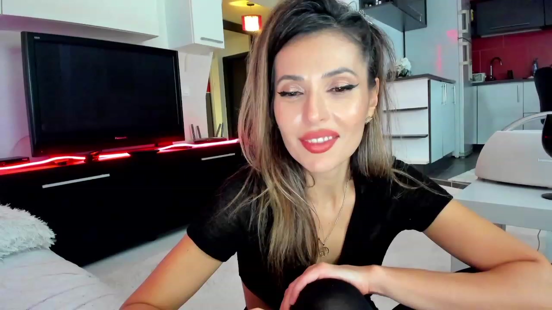 Gallery image thumbnail from SmileyTinaa's myfreecams stream on, 11/23/2023, 03:57 image 20 of 20