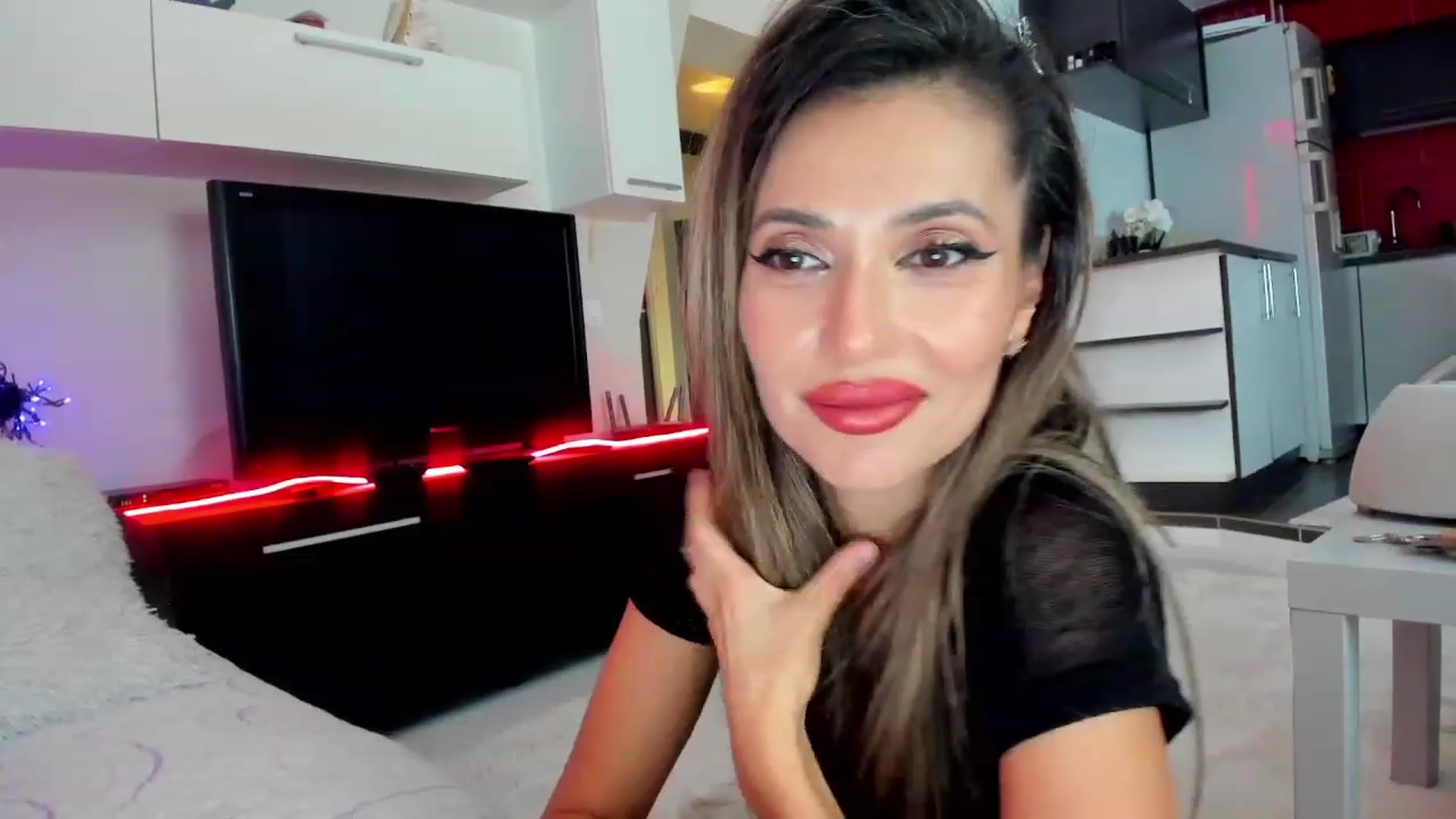 Gallery image thumbnail from SmileyTinaa's myfreecams stream on, 11/24/2023, 03:54 image 17 of 20