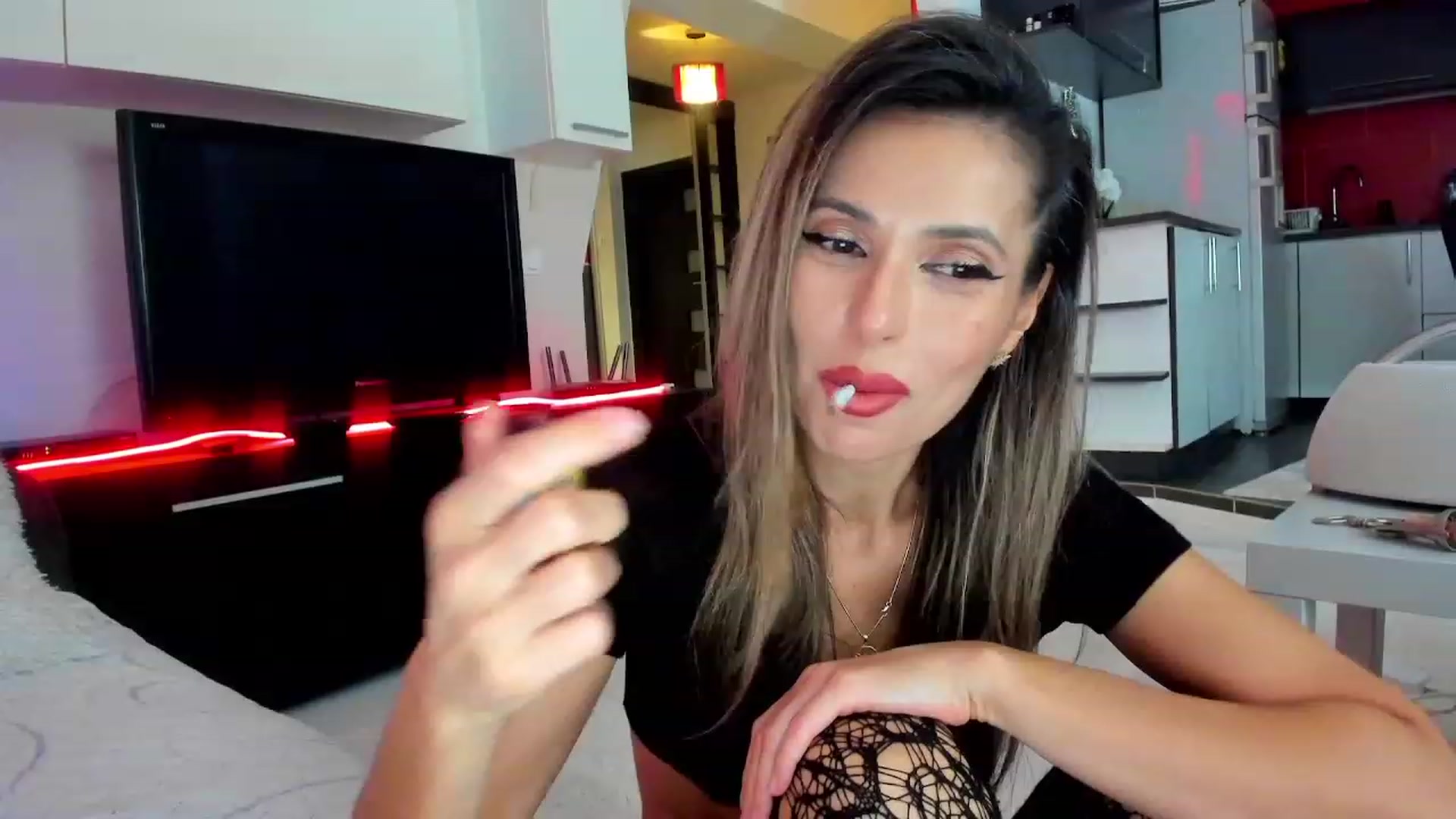 Gallery image thumbnail from SmileyTinaa's myfreecams stream on, 11/24/2023, 03:54 image 15 of 20
