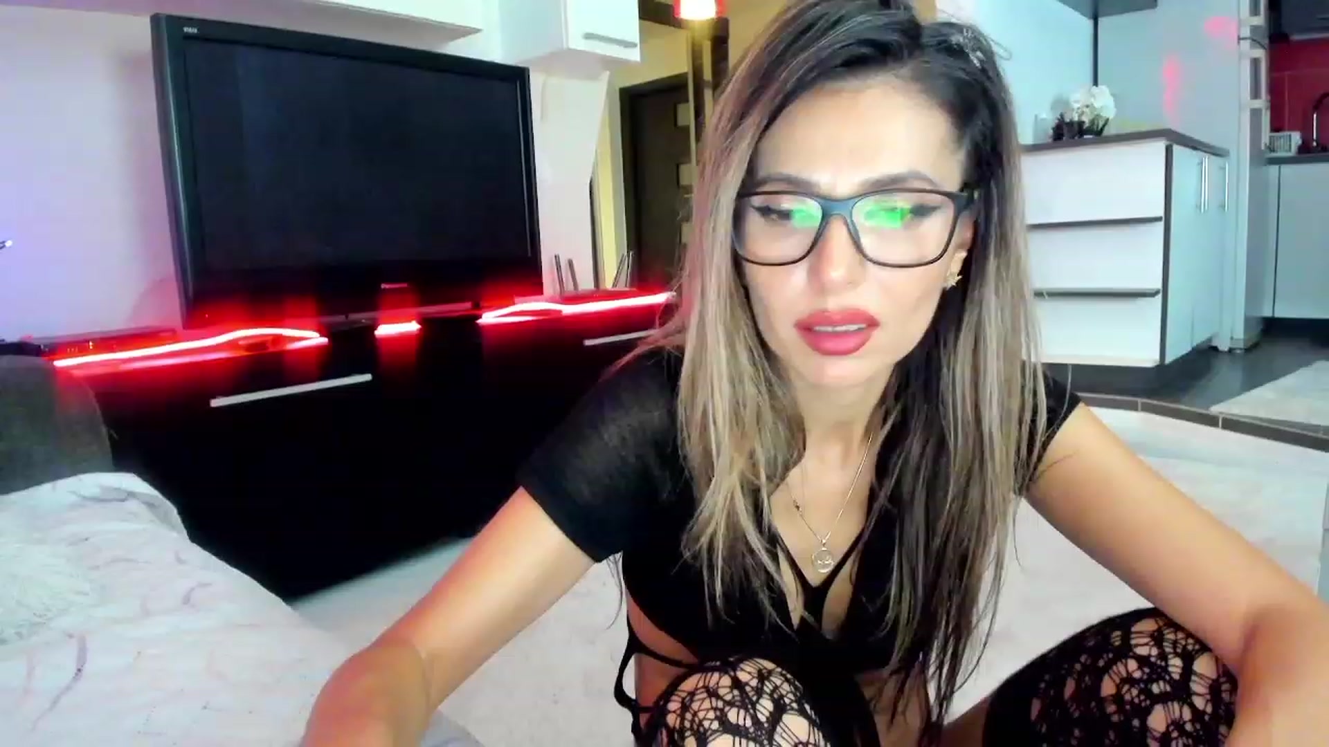 Gallery image thumbnail from SmileyTinaa's myfreecams stream on, 11/24/2023, 06:05 image 7 of 20