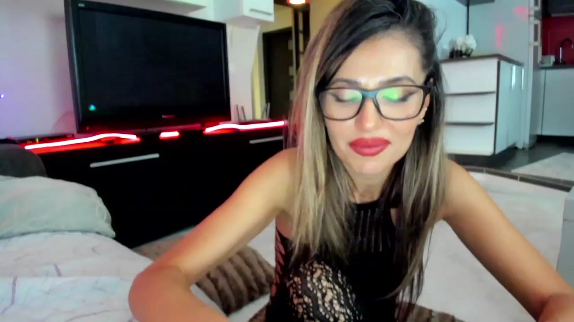 Gallery image thumbnail from SmileyTinaa's myfreecams stream on, 11/28/2023, 05:39 image 20 of 20
