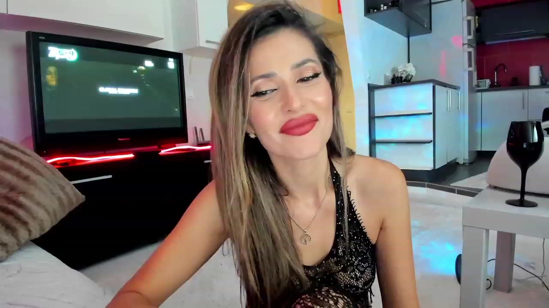 Gallery image thumbnail from SmileyTinaa's myfreecams stream on, 11/28/2023, 23:59 image 2 of 20