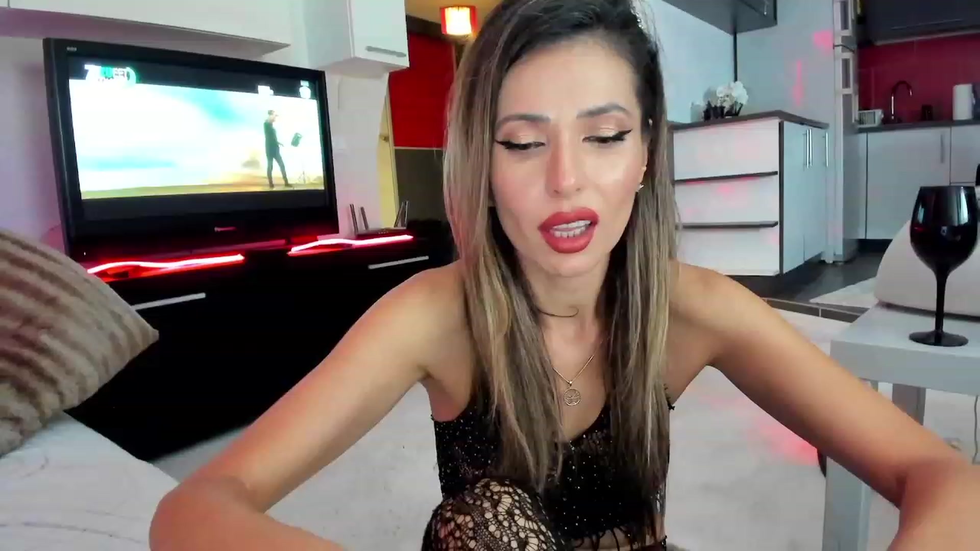 Gallery image thumbnail from SmileyTinaa's myfreecams stream on, 11/28/2023, 23:59 image 11 of 20