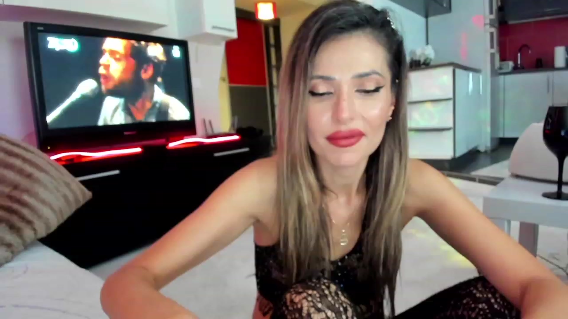 Gallery image thumbnail from SmileyTinaa's myfreecams stream on, 11/28/2023, 23:59 image 15 of 20
