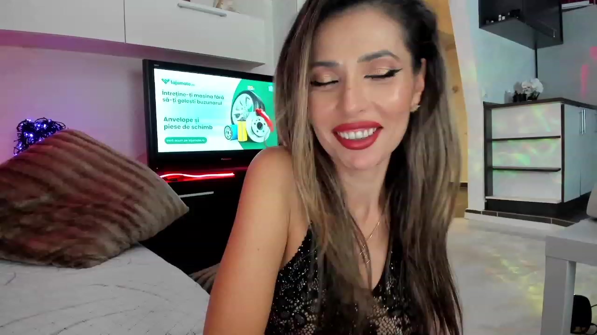 Gallery image thumbnail from SmileyTinaa's myfreecams stream on, 11/29/2023, 24:52 image 1 of 20