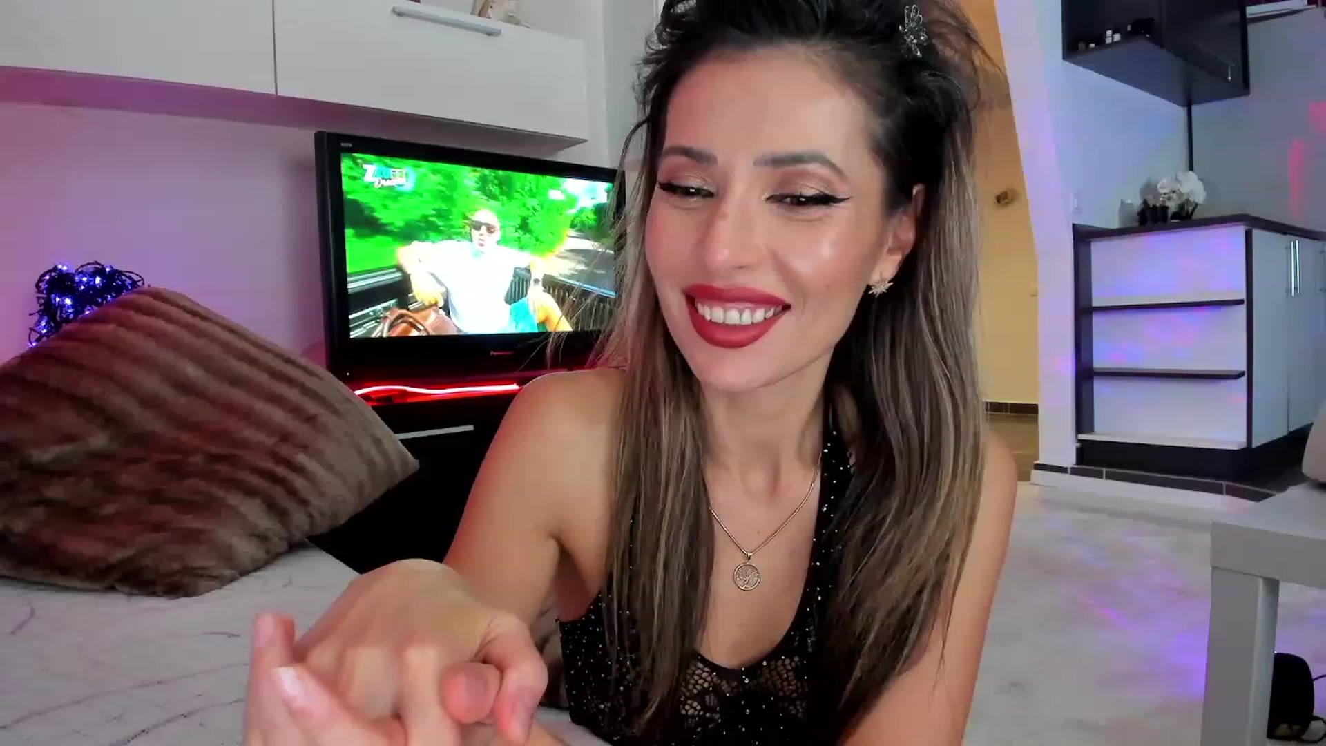 Gallery image thumbnail from SmileyTinaa's myfreecams stream on, 11/29/2023, 24:52 image 2 of 20