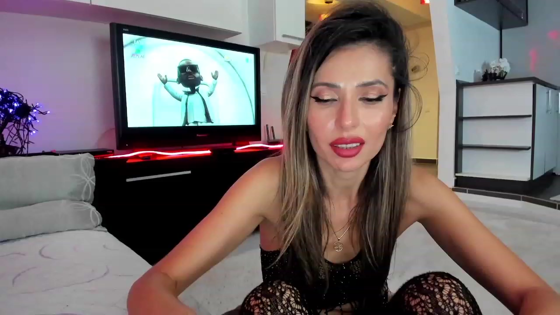 Gallery image thumbnail from SmileyTinaa's myfreecams stream on, 11/29/2023, 04:20 image 6 of 20