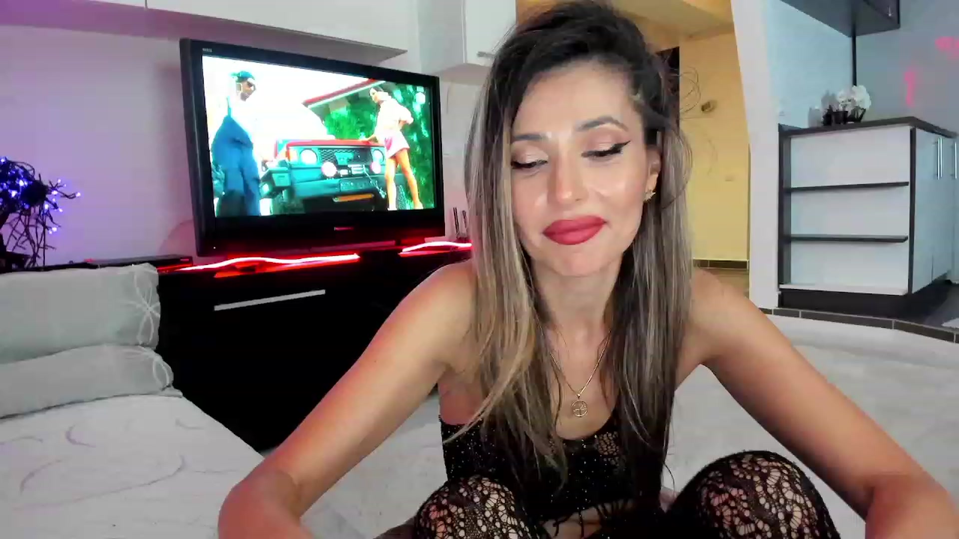 Gallery image thumbnail from SmileyTinaa's myfreecams stream on, 11/29/2023, 04:20 image 17 of 20