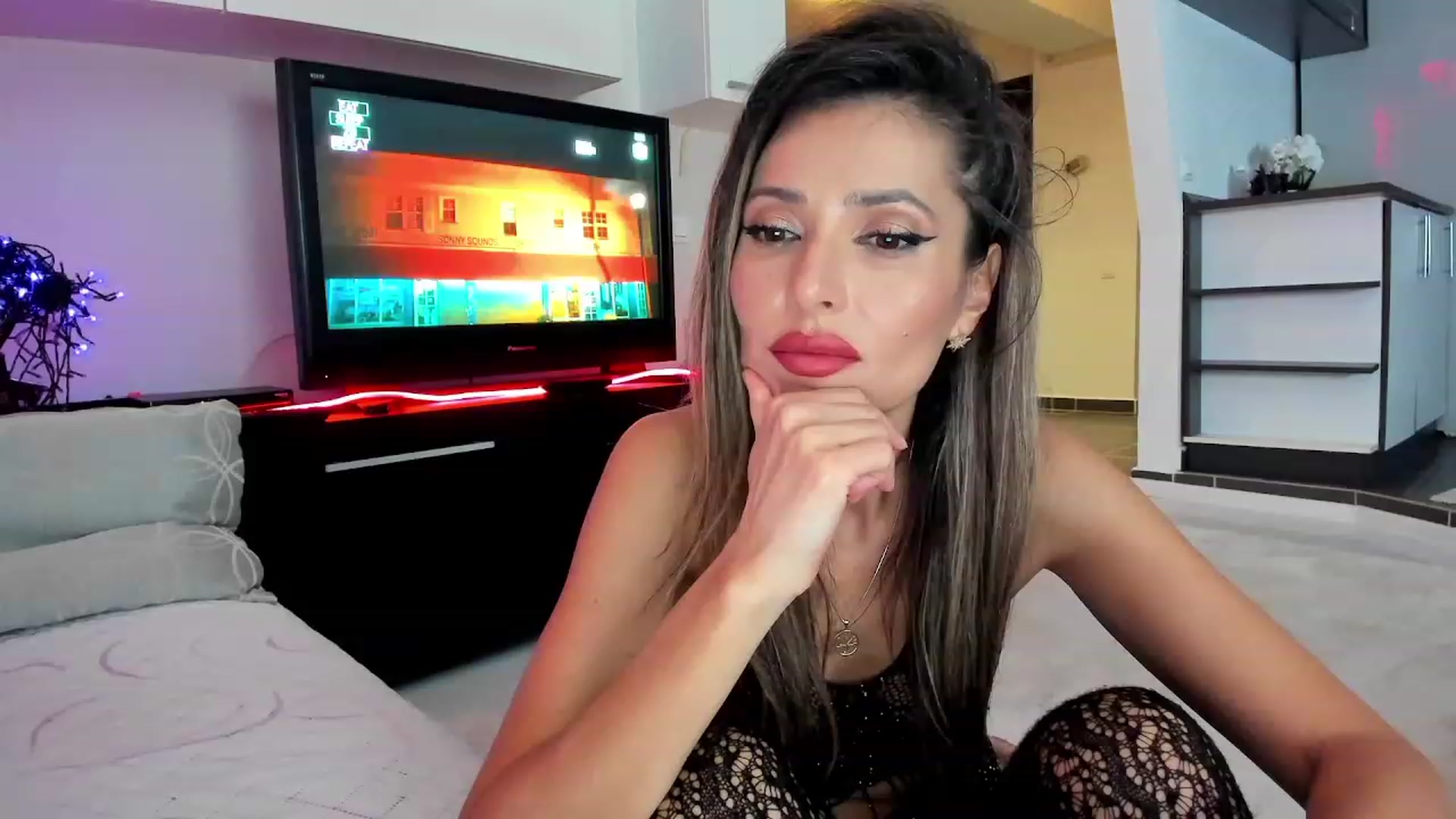 Gallery image thumbnail from SmileyTinaa's myfreecams stream on, 11/29/2023, 04:20 image 1 of 20