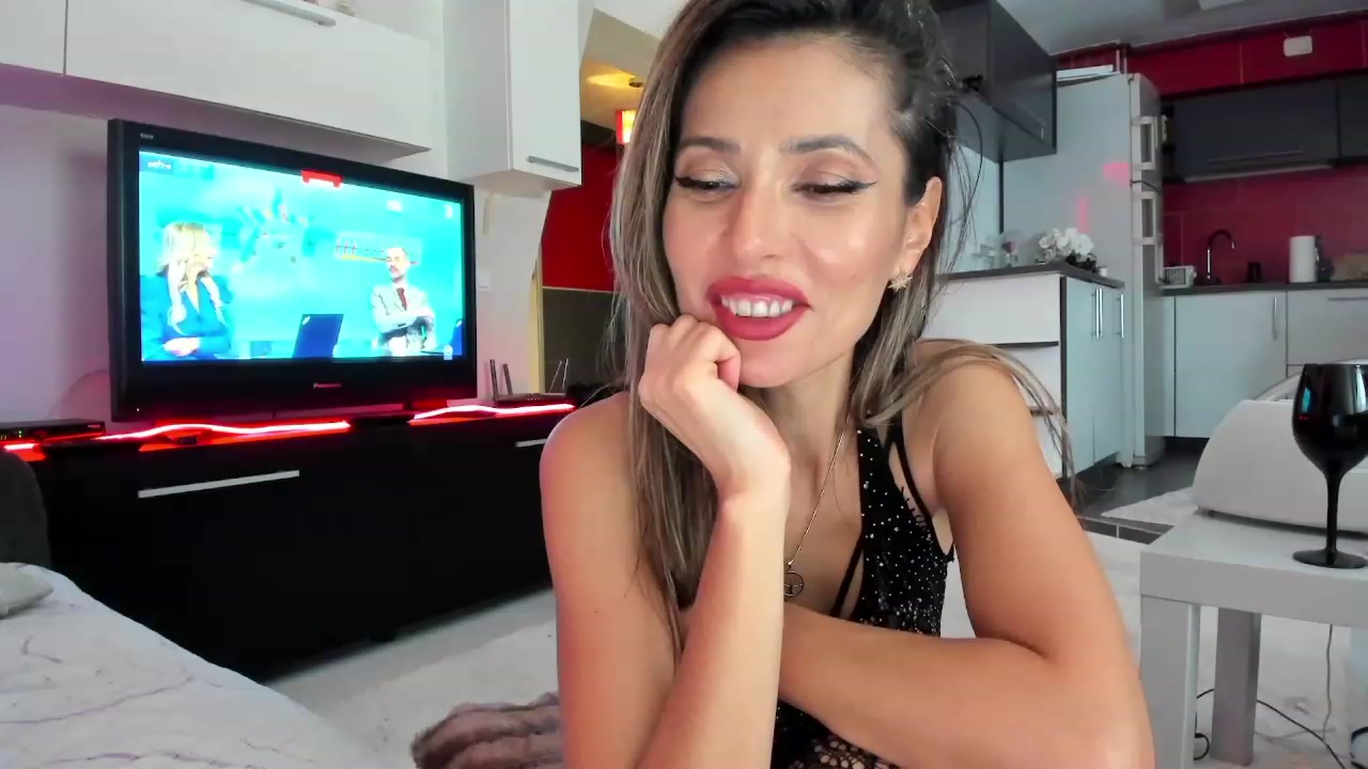 Gallery image thumbnail from SmileyTinaa's myfreecams stream on, 11/29/2023, 08:41 image 14 of 20