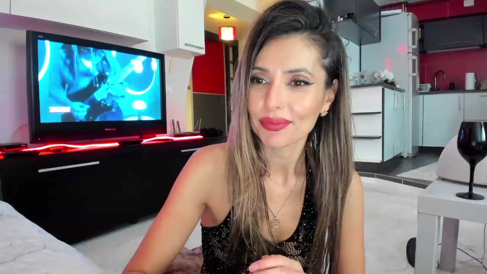Gallery image thumbnail from SmileyTinaa's myfreecams stream on, 11/29/2023, 08:41 image 7 of 20
