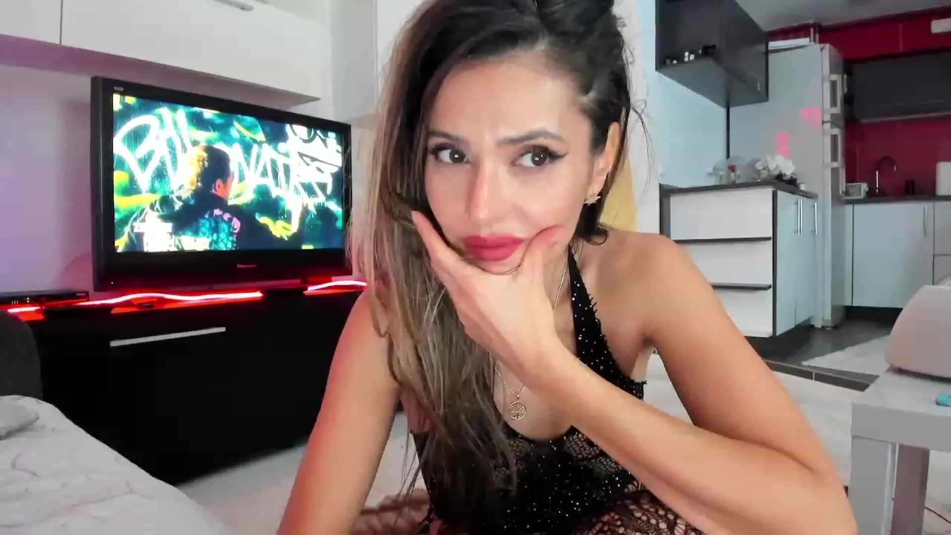 Gallery image thumbnail from SmileyTinaa's myfreecams stream on, 11/29/2023, 08:41 image 1 of 20