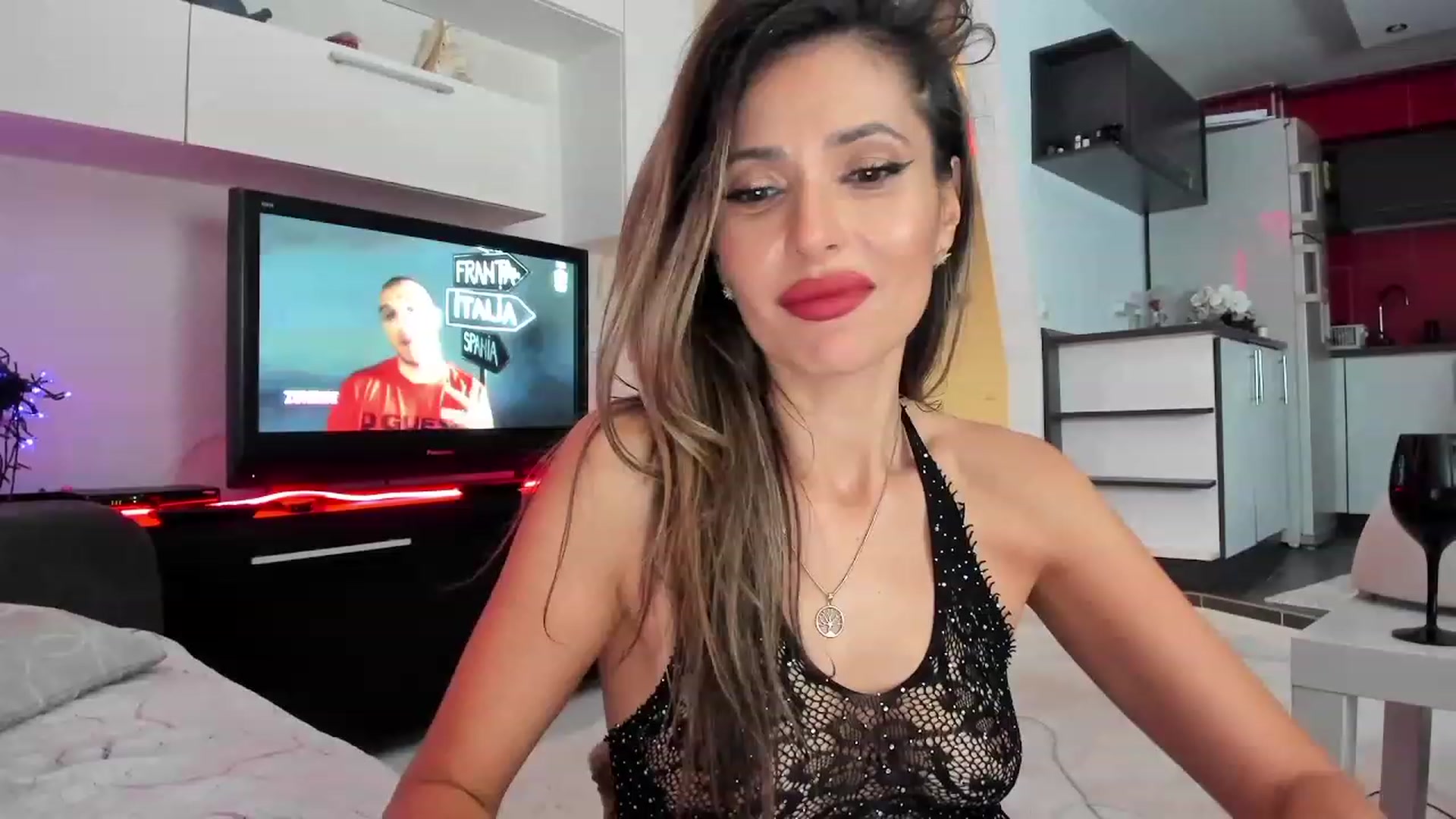 Gallery image thumbnail from SmileyTinaa's myfreecams stream on, 11/29/2023, 08:41 image 5 of 20