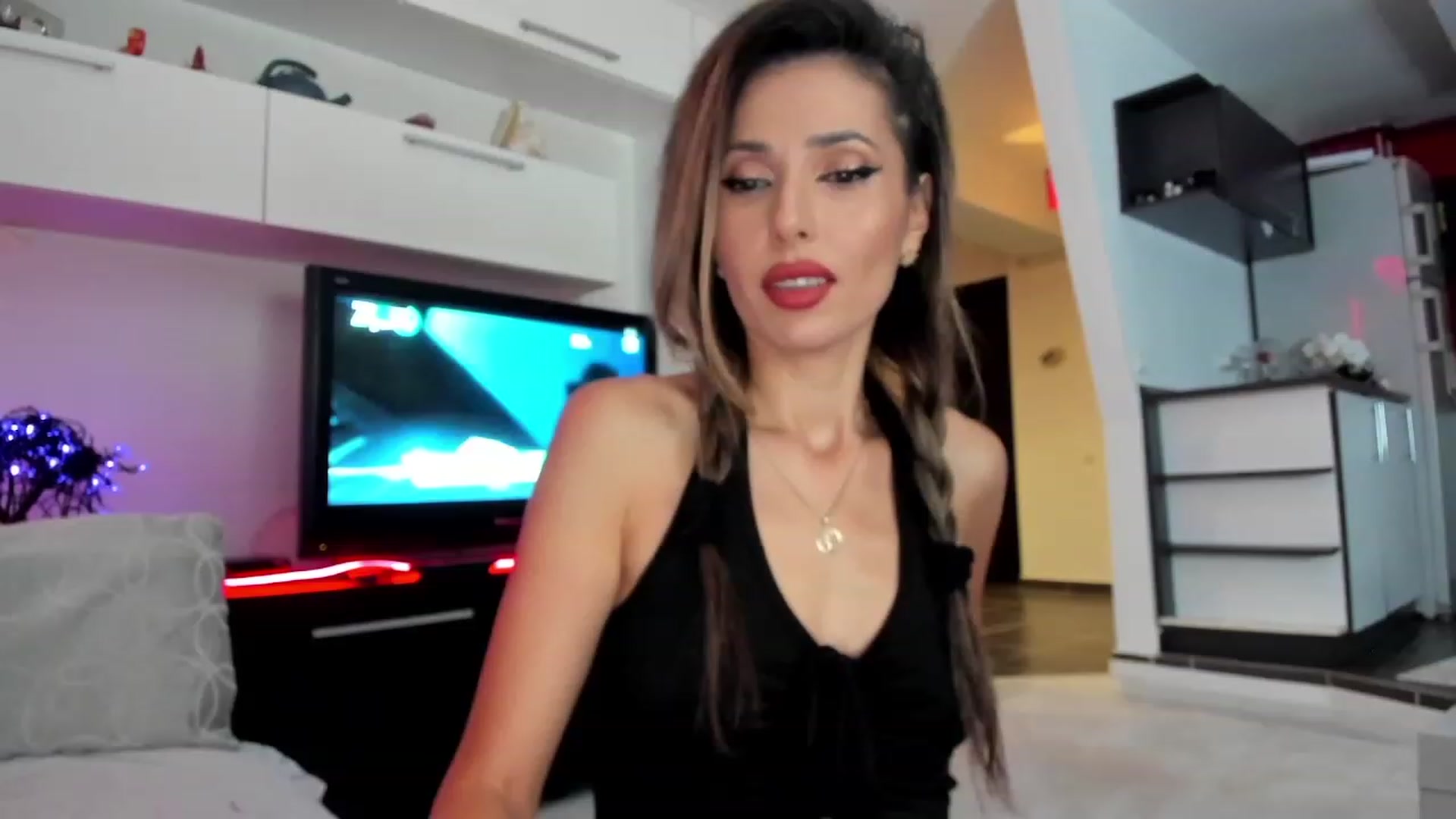 Gallery image thumbnail from SmileyTinaa's myfreecams stream on, 11/29/2023, 22:14 image 16 of 20