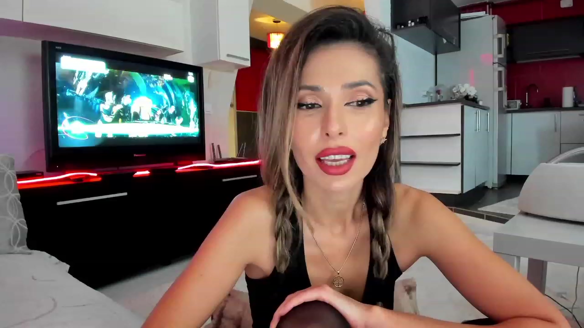 Gallery image thumbnail from SmileyTinaa's myfreecams stream on, 11/29/2023, 22:14 image 9 of 20