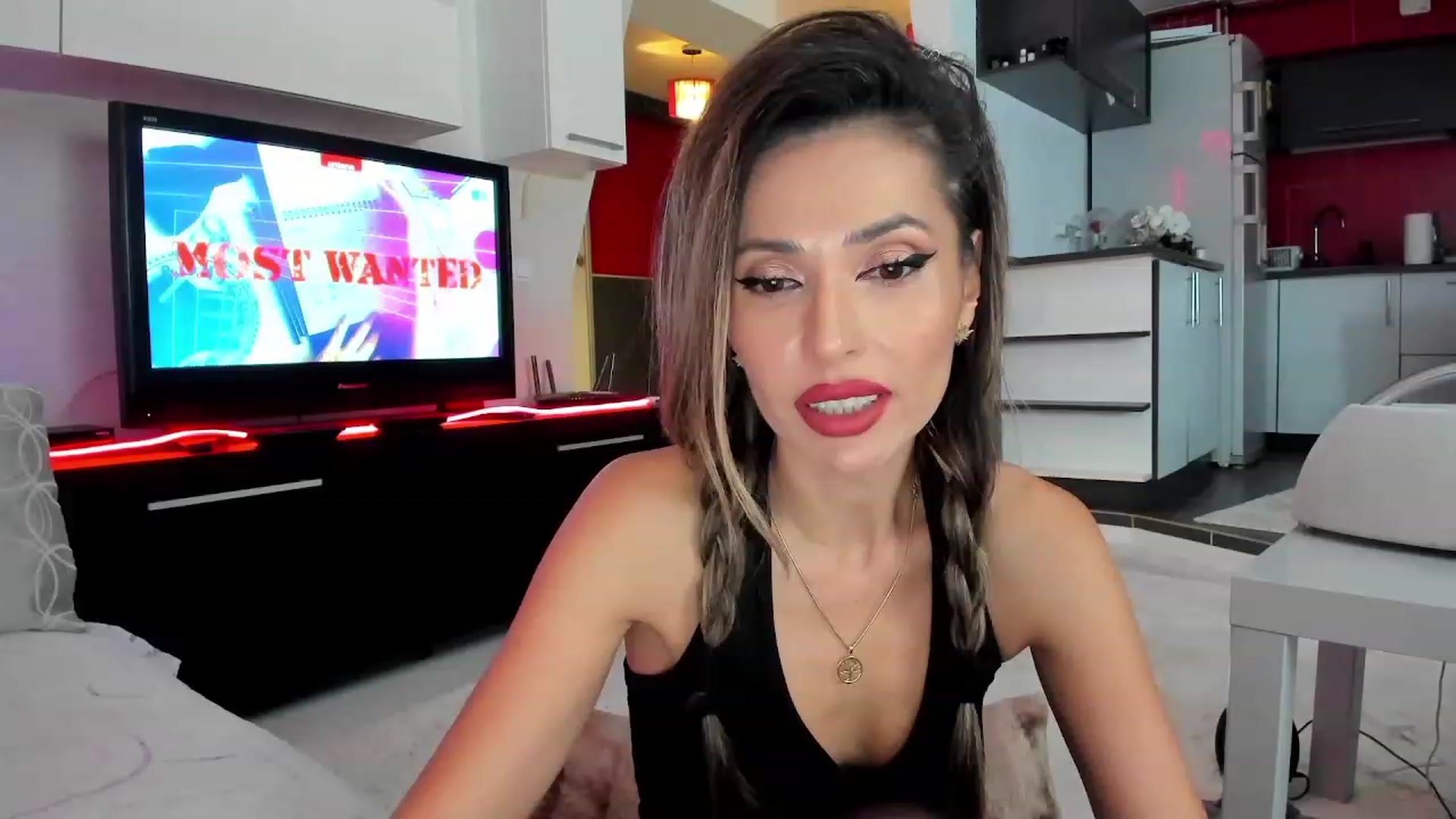 Gallery image thumbnail from SmileyTinaa's myfreecams stream on, 11/29/2023, 22:14 image 4 of 20