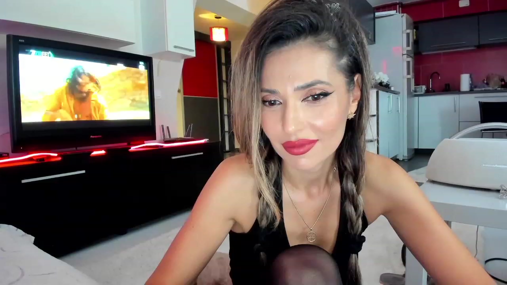 Gallery image thumbnail from SmileyTinaa's myfreecams stream on, 11/29/2023, 22:14 image 12 of 20