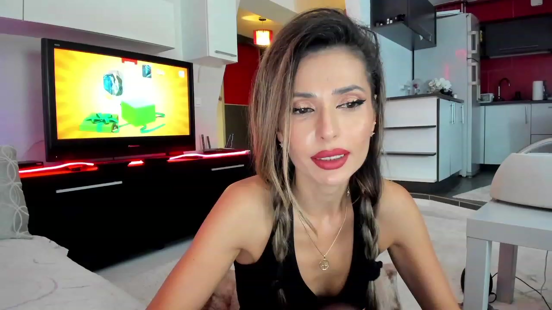 Gallery image thumbnail from SmileyTinaa's myfreecams stream on, 11/29/2023, 22:14 image 5 of 20