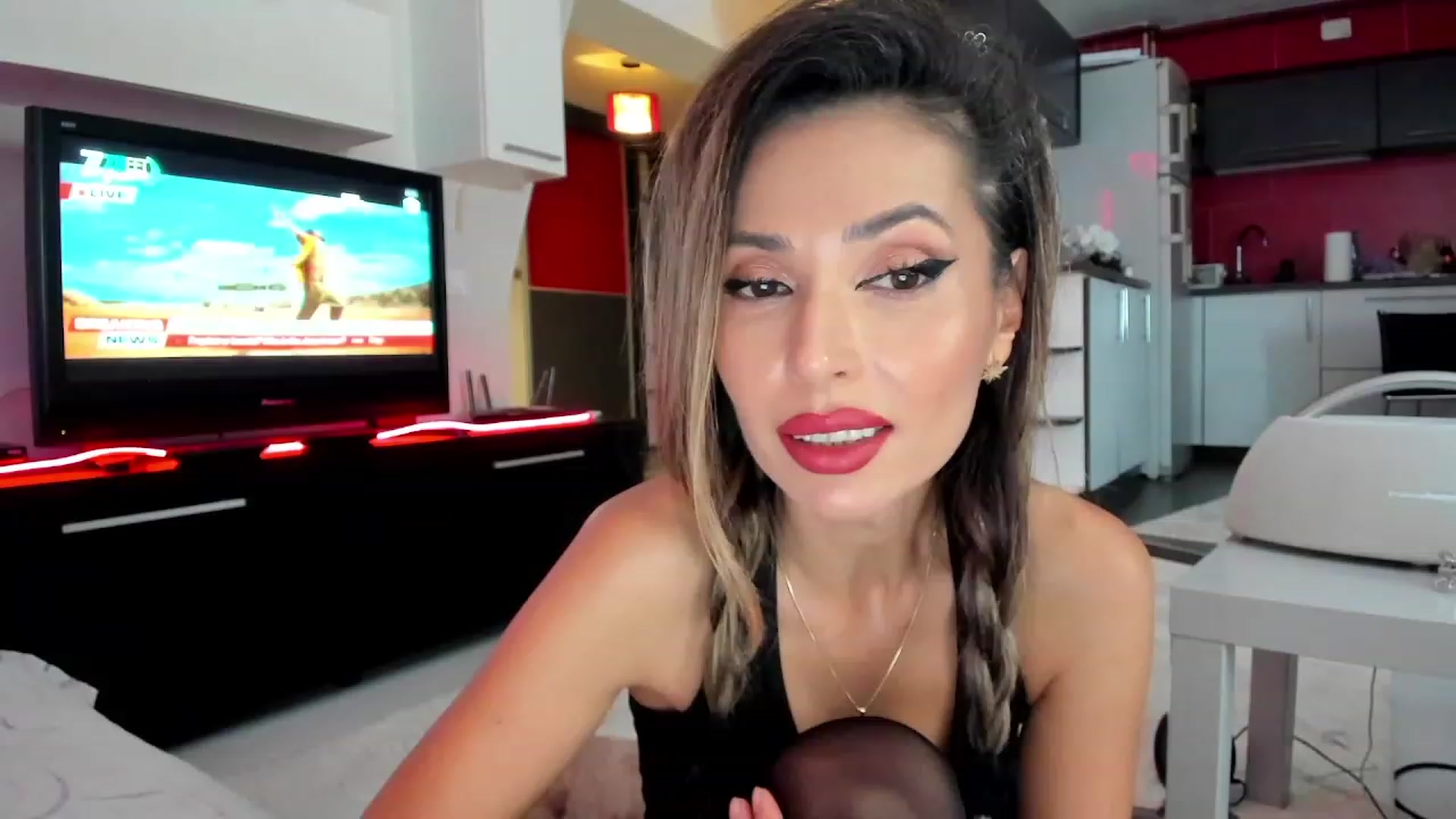 Gallery image thumbnail from SmileyTinaa's myfreecams stream on, 11/29/2023, 22:14 image 13 of 20