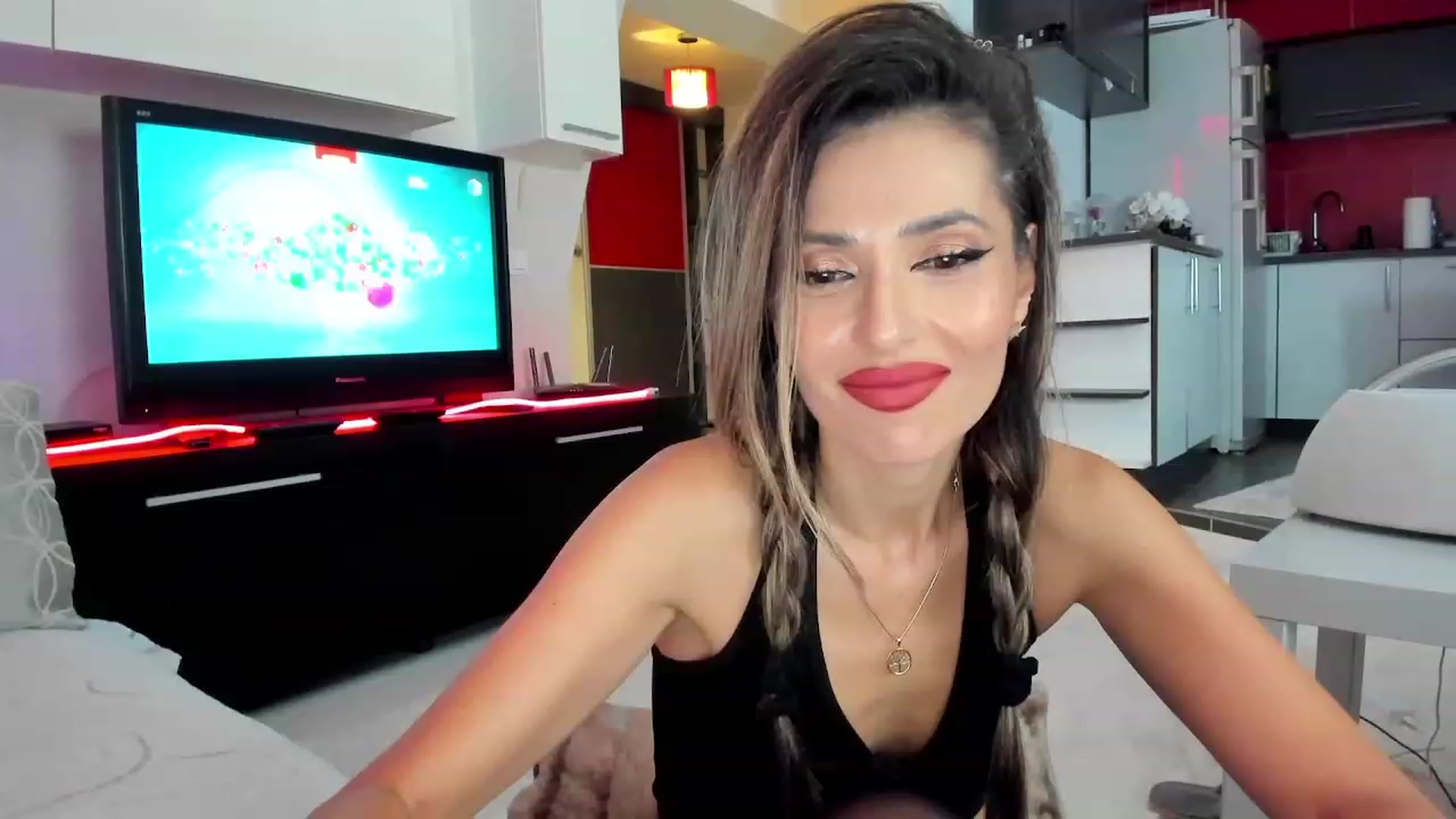 Gallery image thumbnail from SmileyTinaa's myfreecams stream on, 11/29/2023, 22:14 image 6 of 20
