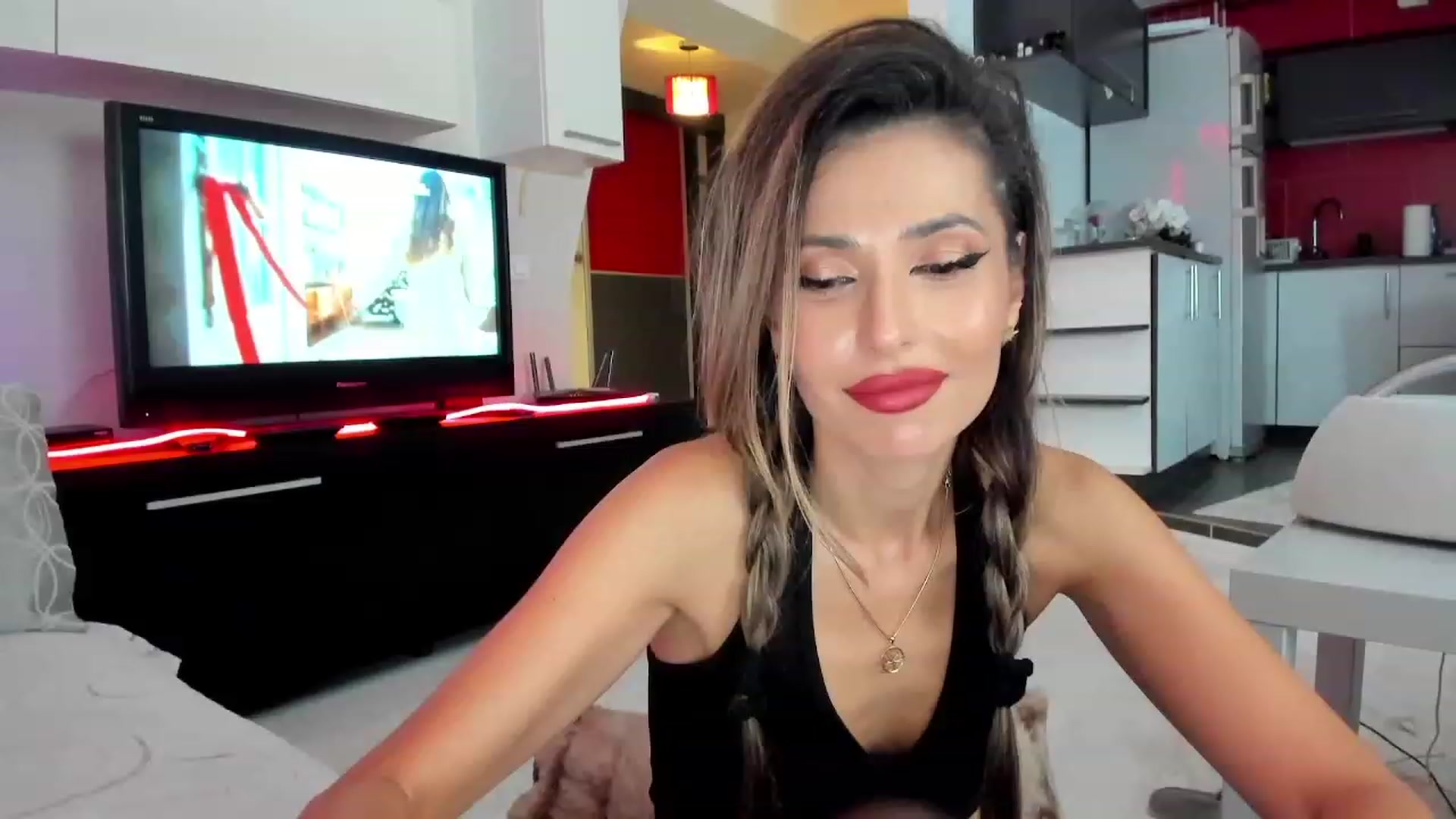 Gallery image thumbnail from SmileyTinaa's myfreecams stream on, 11/29/2023, 22:14 image 3 of 20