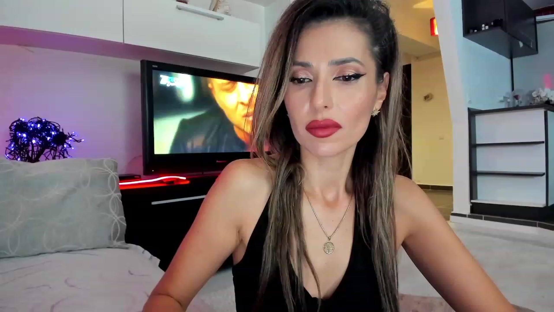 Gallery image thumbnail from SmileyTinaa's myfreecams stream on, 11/29/2023, 23:13 image 12 of 20