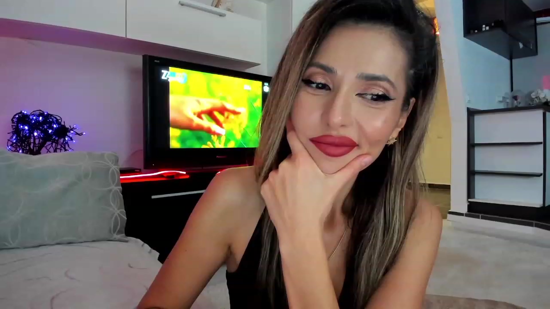 Gallery image thumbnail from SmileyTinaa's myfreecams stream on, 11/29/2023, 23:13 image 13 of 20