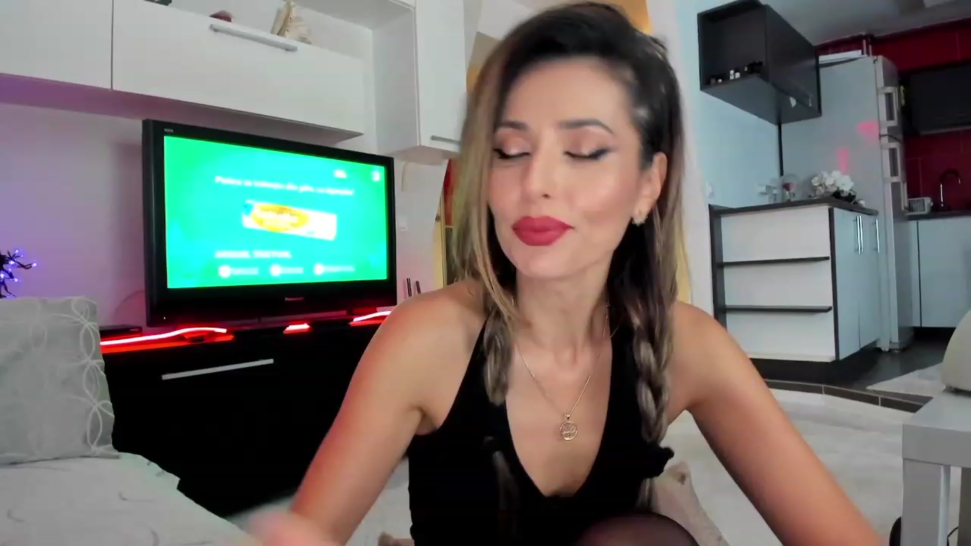 Gallery image thumbnail from SmileyTinaa's myfreecams stream on, 11/29/2023, 23:13 image 1 of 20