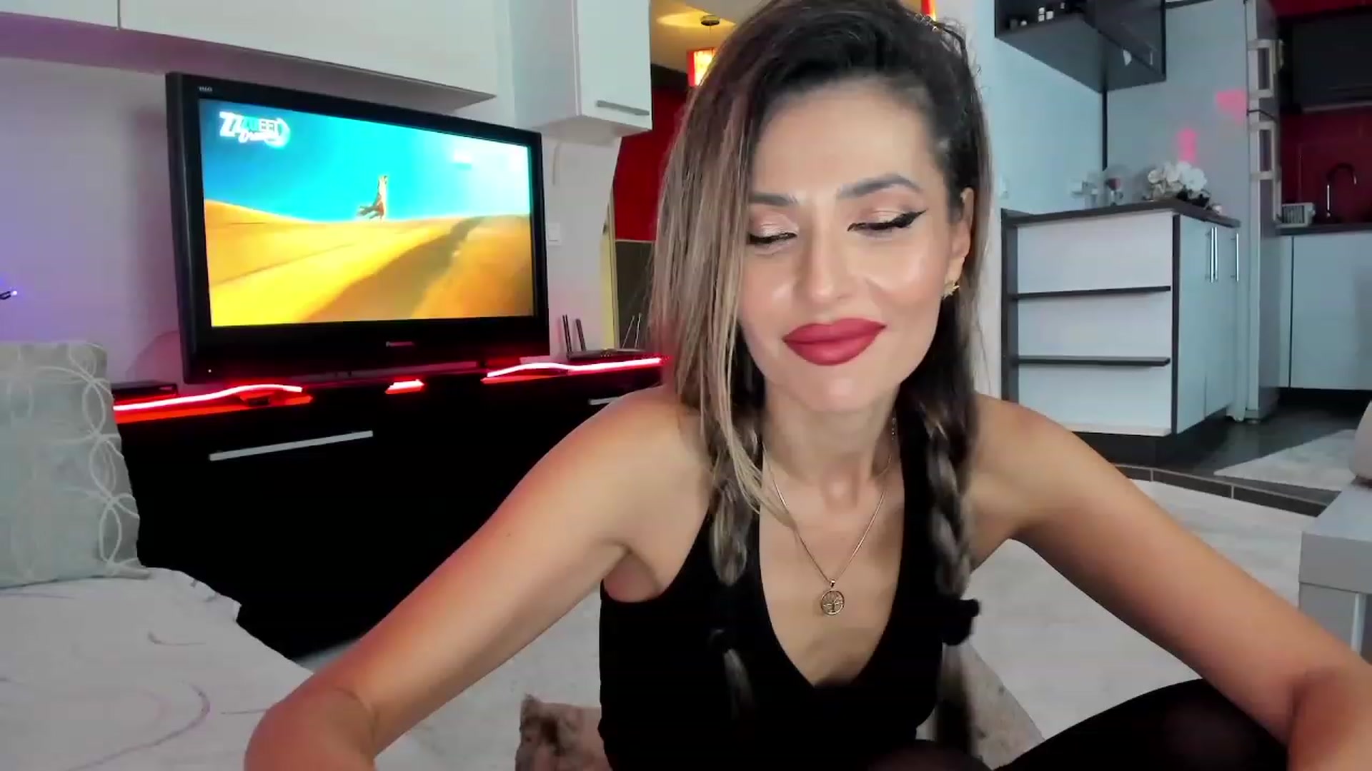 Gallery image thumbnail from SmileyTinaa's myfreecams stream on, 11/29/2023, 23:13 image 7 of 20
